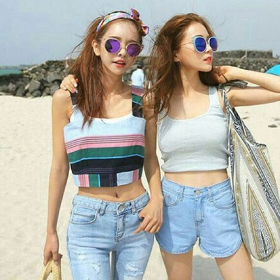Đi biển mặc gì chụp hình đẹp? 10 trang phục sống ảo cực xinh