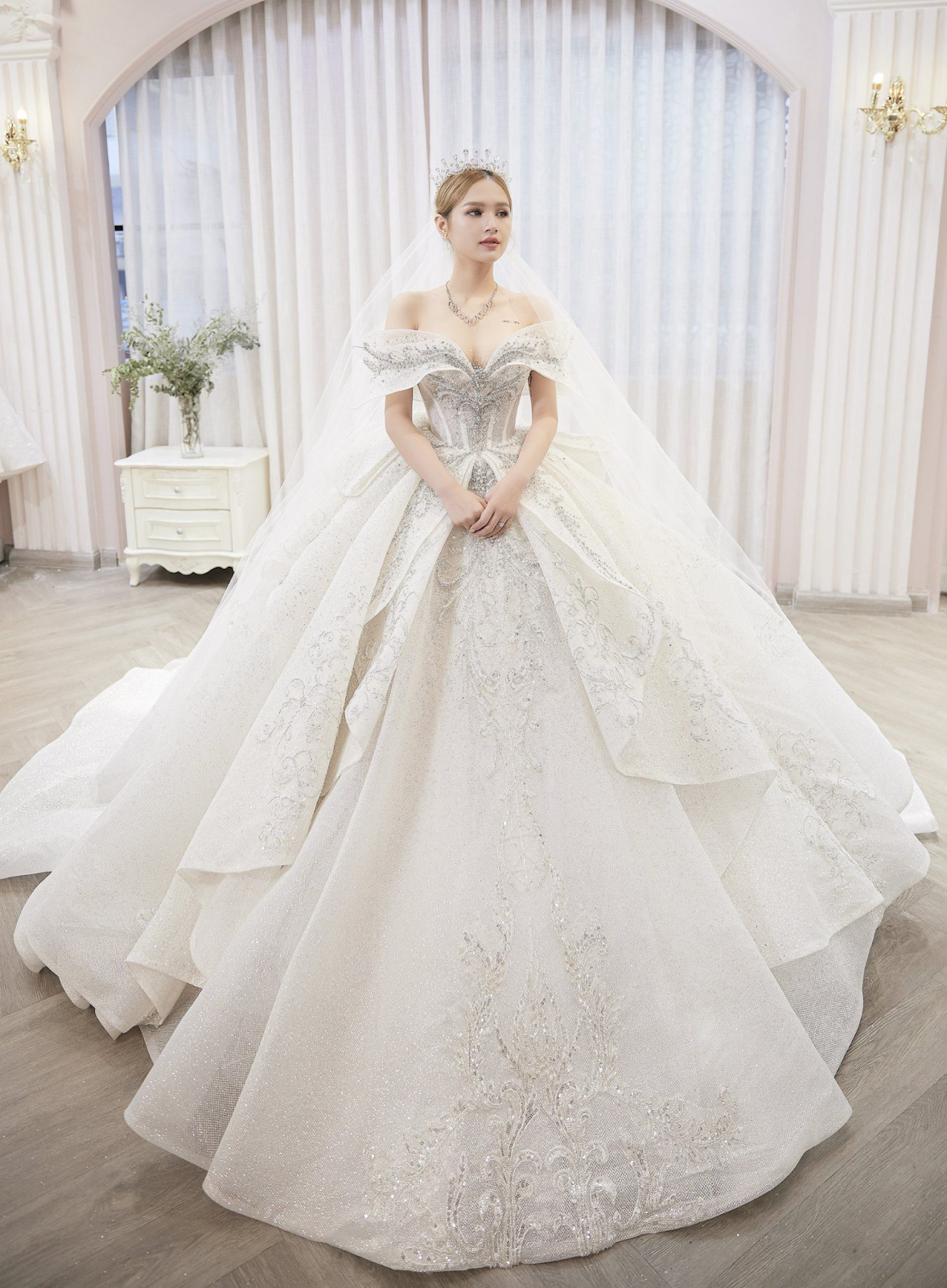 Chiêm ngưỡng 10 mẫu váy cưới cao cấp sang trọng và quý phái  CALLA BRIDAL