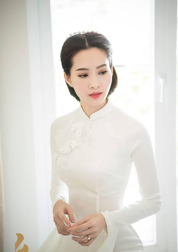 top-cac-mau-ao-dai-trang-dep-cho-co-dau-ngay-cuoi 8