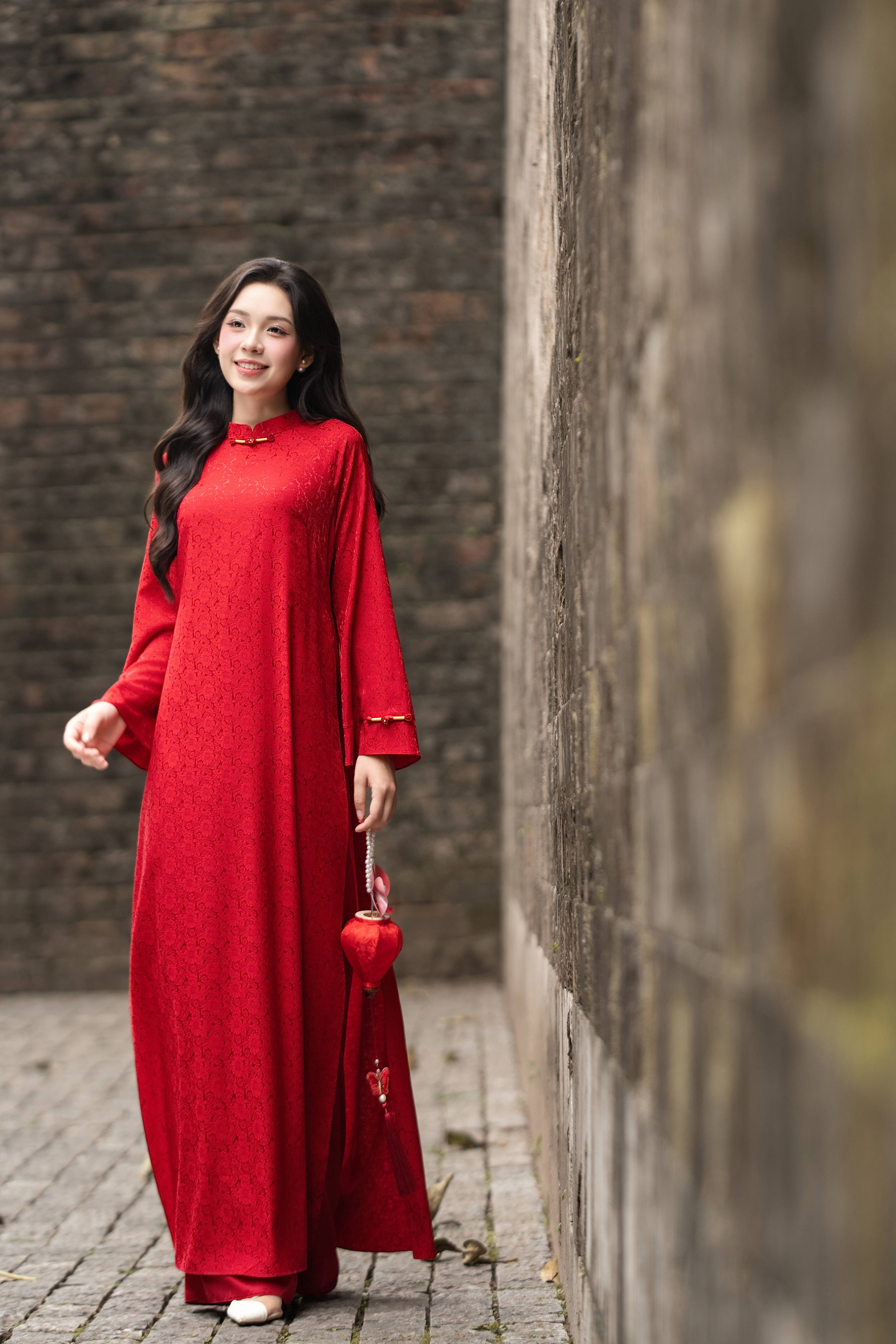 http://lamia.com.vn/san-pham/ao-dai-ad267-qd001-cach-tan-tay-rong-dang-suong-phoi-ta-ngan