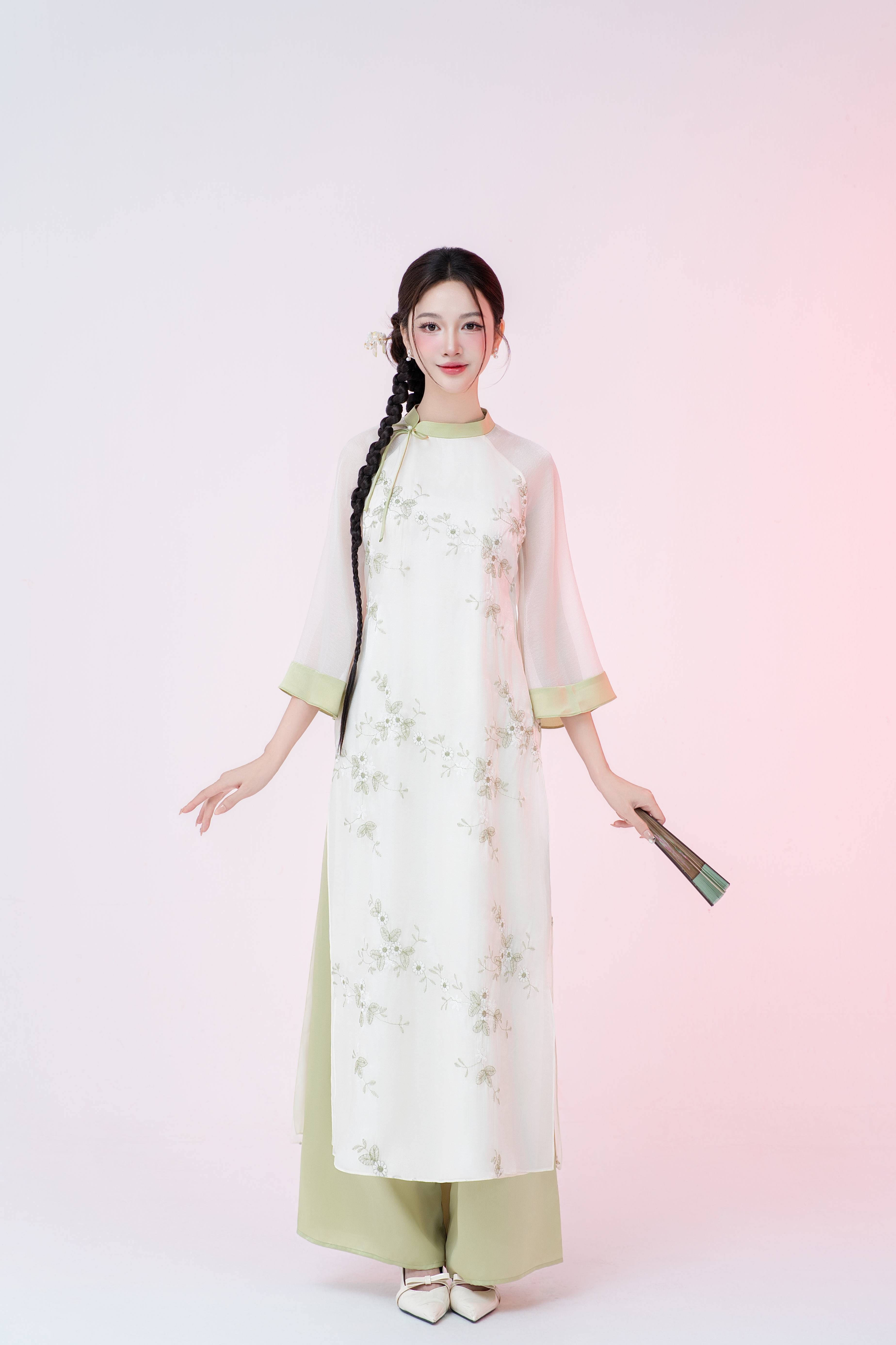 https://lamia.com.vn/san-pham/ao-dai-cuc-vien-ngo010-qt04