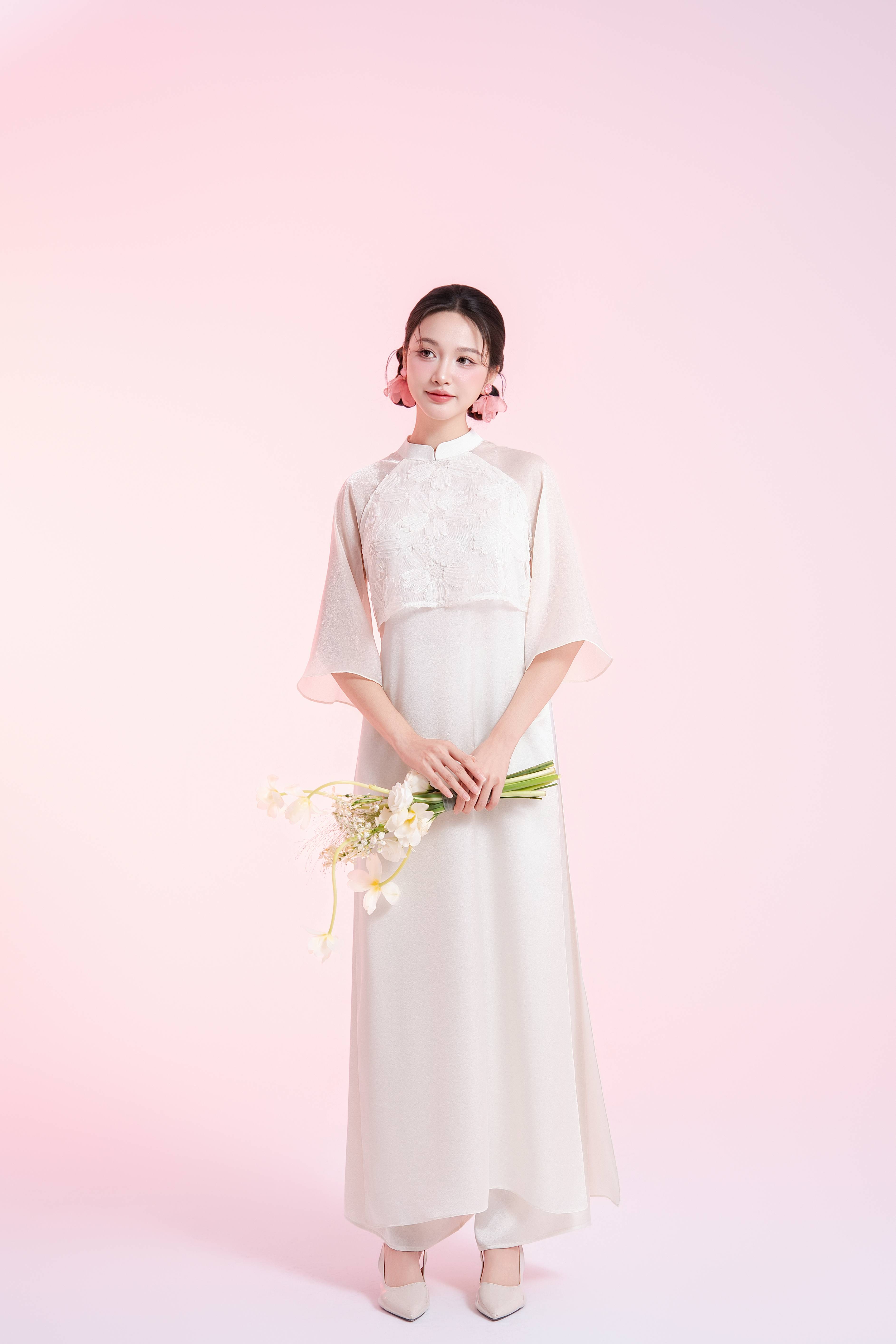 https://lamia.com.vn/san-pham/ao-dai-xuan-ca-ngo040-qt013