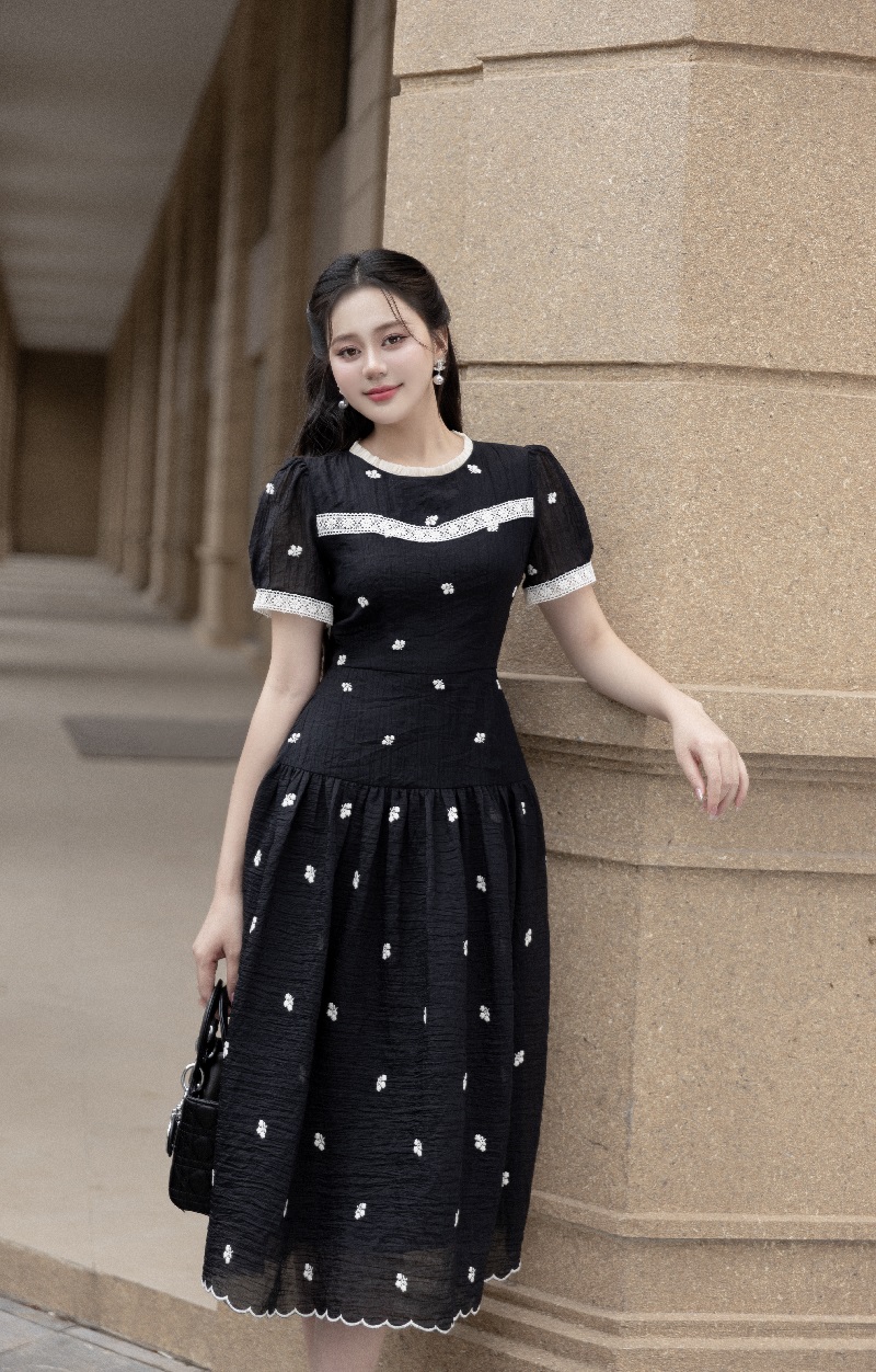 http://lamia.com.vn/san-pham/dam-chu-a-theu-hoa-ld369