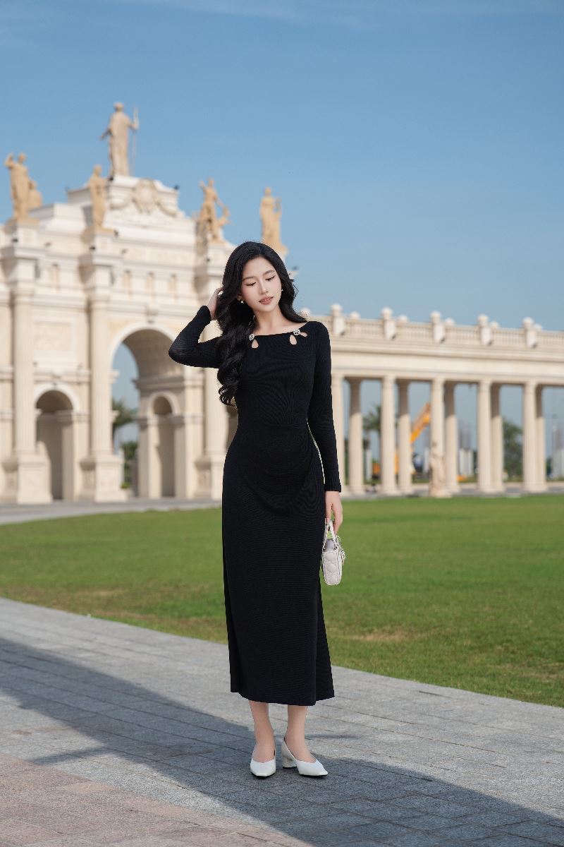 https://lamia.com.vn/san-pham/dam-co-tron-phoi-eo-xep-ly-lech-ld387