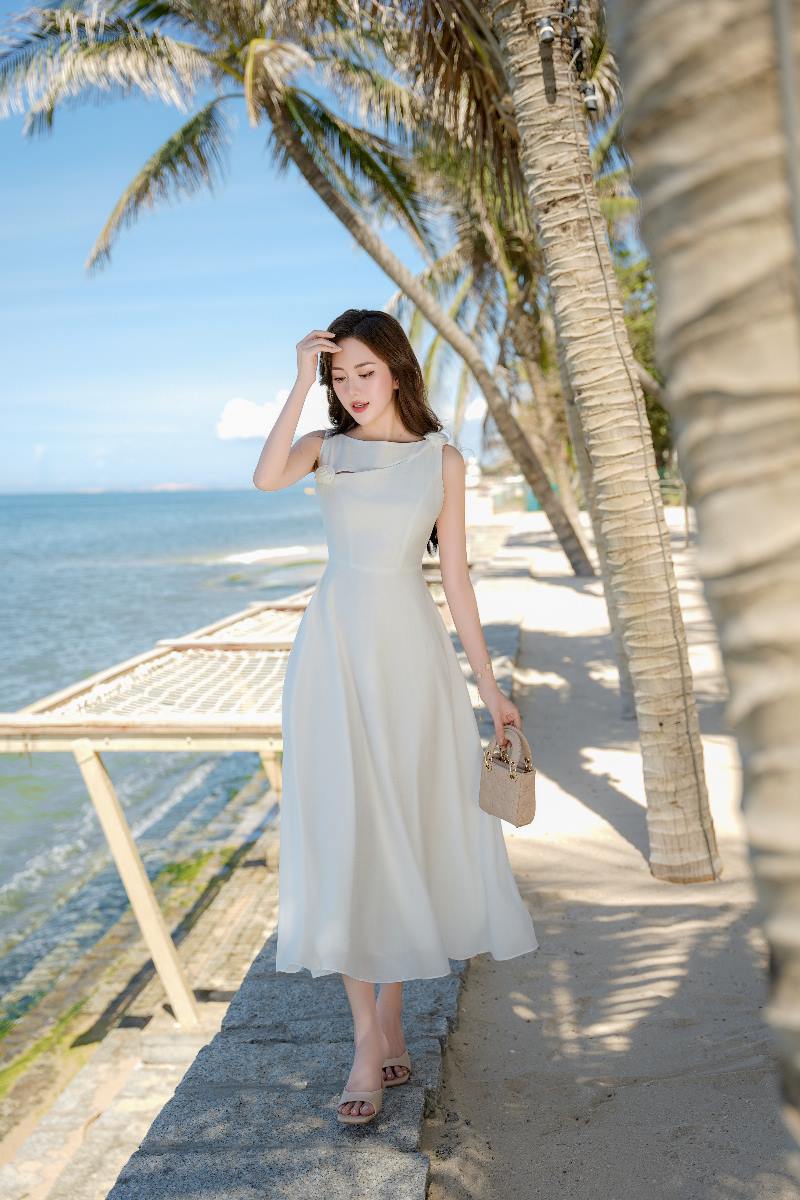 http://lamia.com.vn/san-pham/dam-maxi-dang-suong-phoi-hoa-ld332