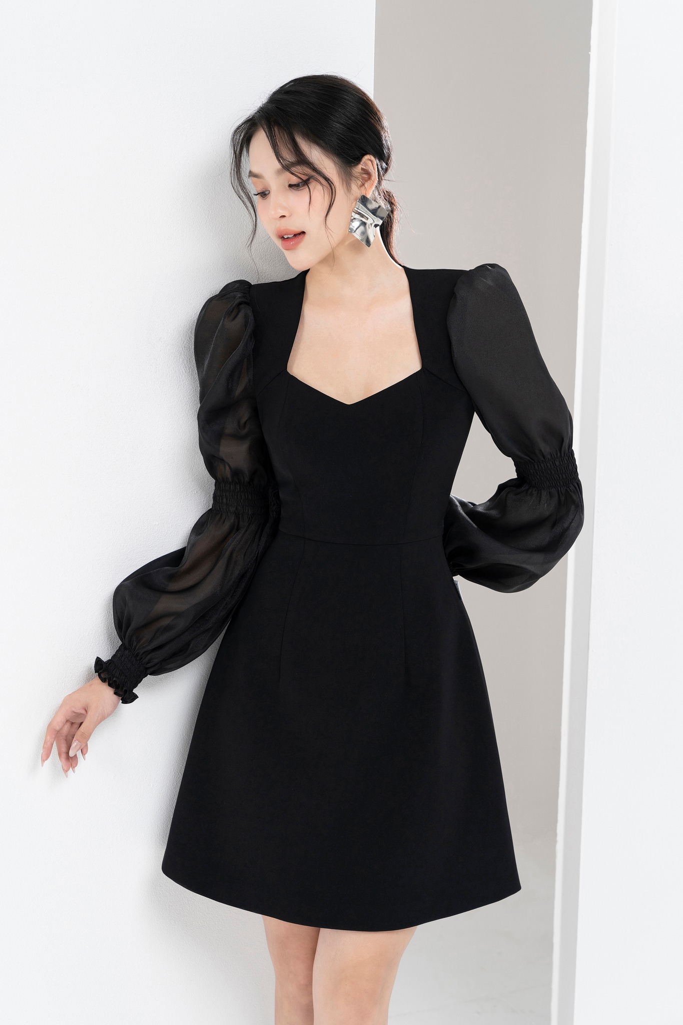 Đầm Kara Dress đen dáng xòe phối tay voan LUXD020
