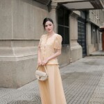 Áo  sơ mi tay cộc phối họa tiết thêu SET076 (CHỈ CÓ ÁO) CÓ 1 VÁY M KHÁCH MUA VUI LÒNG  NHẮN TIN NVBH