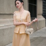 Áo  sơ mi tay cộc phối họa tiết thêu SET076 (CHỈ CÓ ÁO) CÓ 1 VÁY M KHÁCH MUA VUI LÒNG  NHẮN TIN NVBH