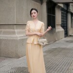 Áo  sơ mi tay cộc phối họa tiết thêu SET076 (CHỈ CÓ ÁO) CÓ 1 VÁY M KHÁCH MUA VUI LÒNG  NHẮN TIN NVBH