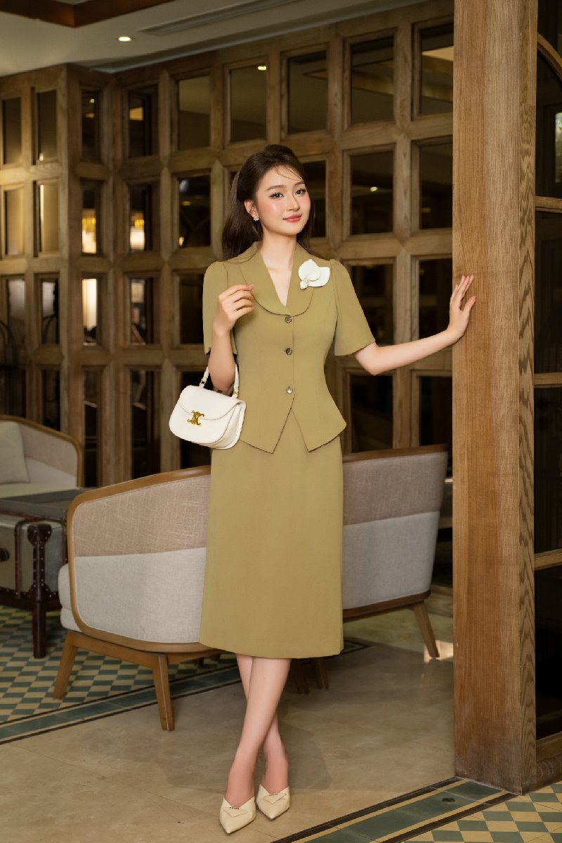 https://lamia.com.vn/san-pham/set-so-mi-tay-phong-phoi-hoa-tiet-la-set052