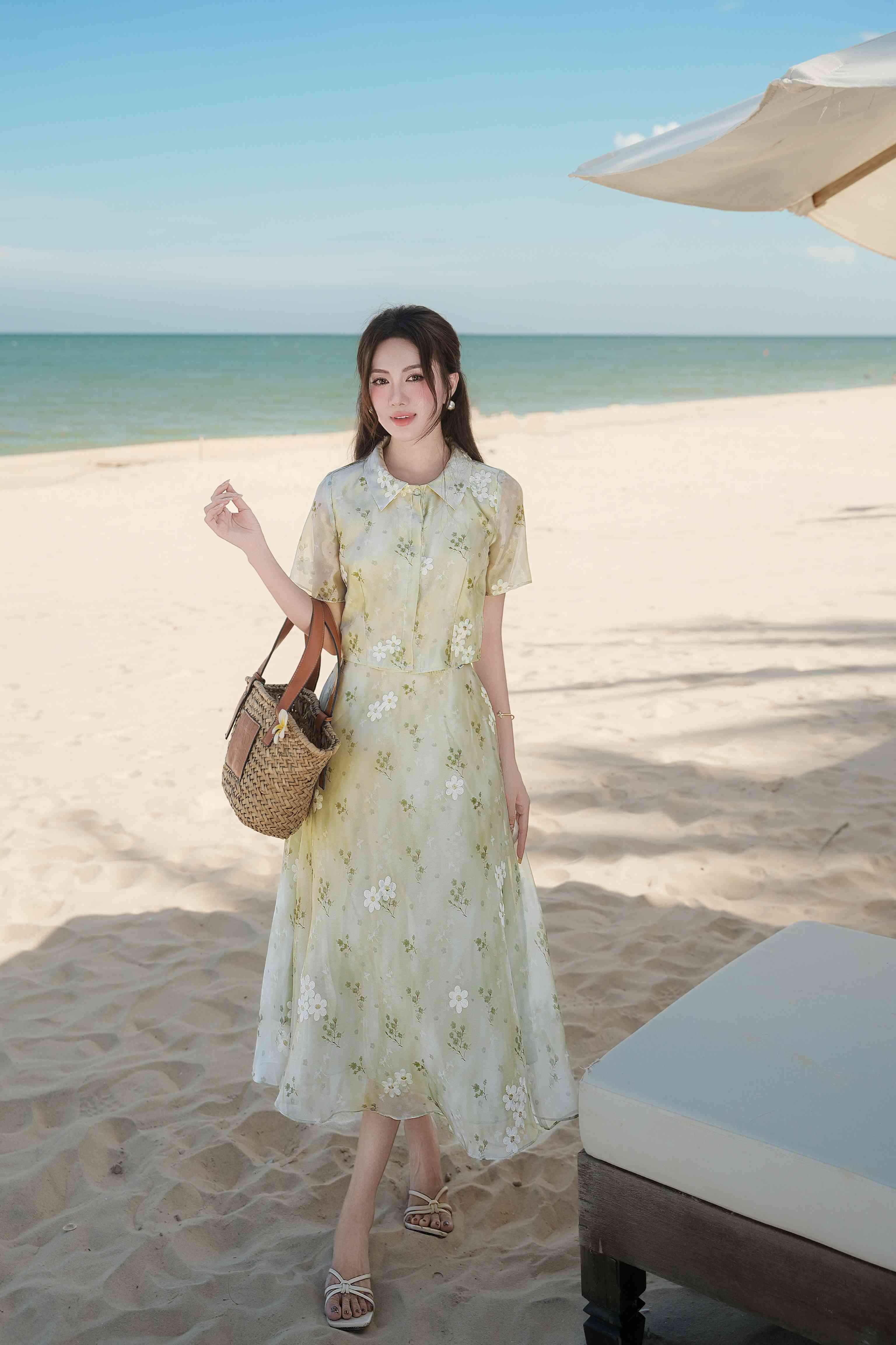 https://lamia.com.vn/san-pham/set-so-mi-tay-coc-dang-croptop-phoi-chan-vay-chu-a-xoe-dang-dai-set100