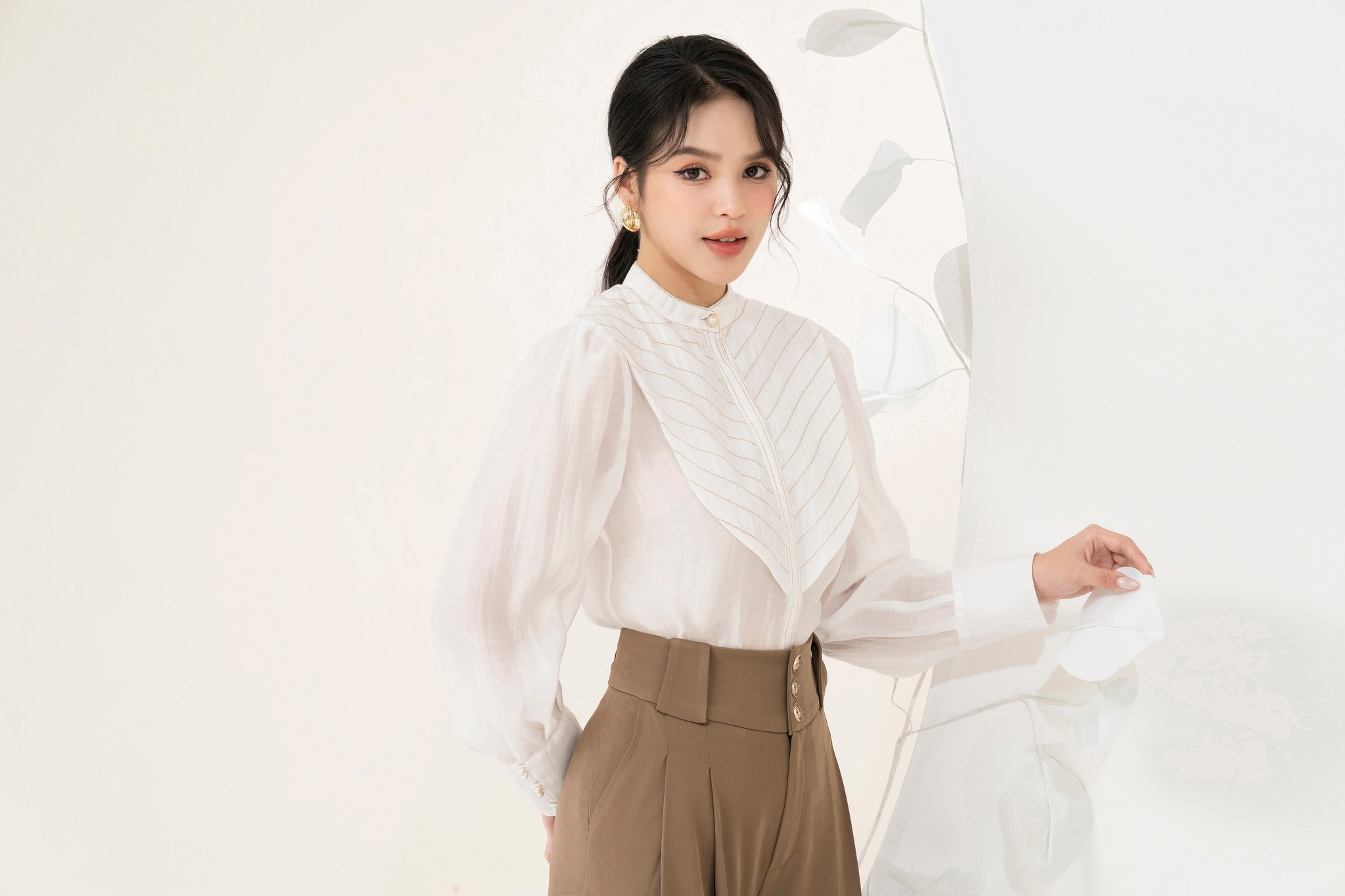 Sơ mi trắng phối cổ xếp lớp LA324 (4)